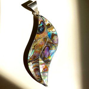 Stunning sterling and abalone leaf pendant